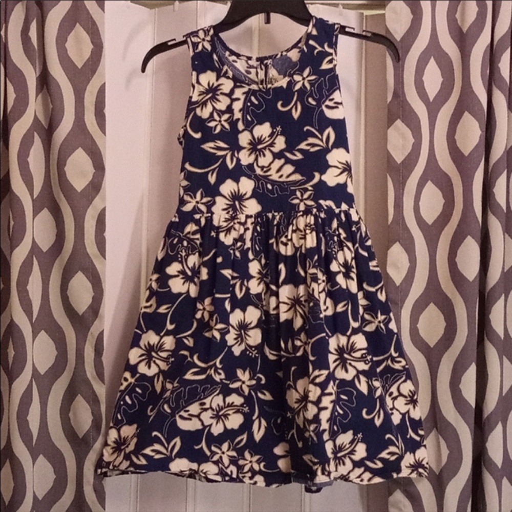 Beautiful authentic Hilo Hattie’s Navy blue Hawaiian dress Childrens size LARGE